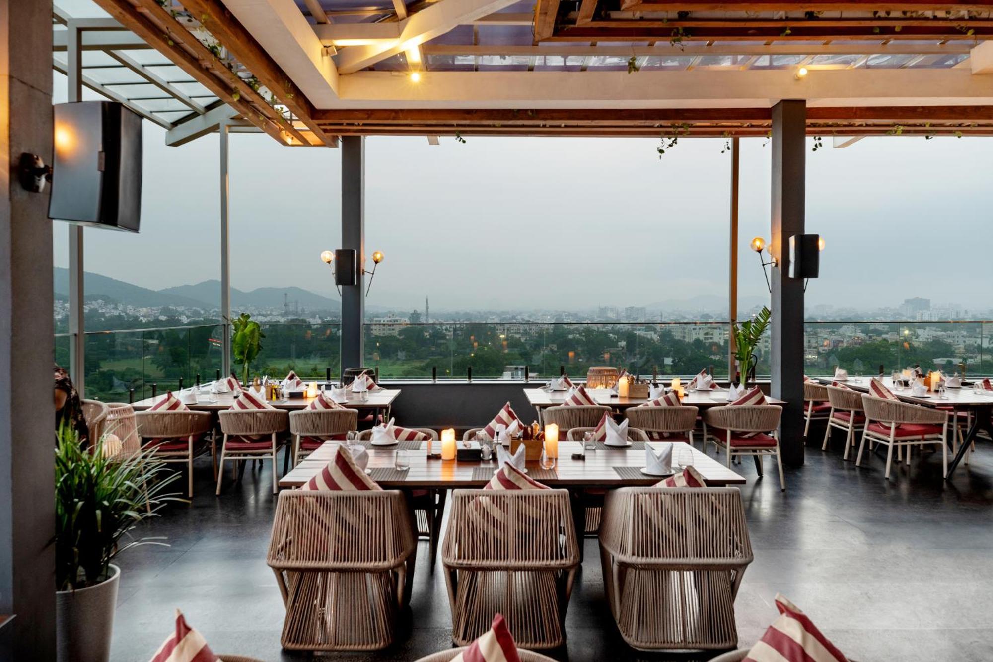 Parallel Hotel Udaipur, A Member Of Radisson Individuals Zewnętrze zdjęcie