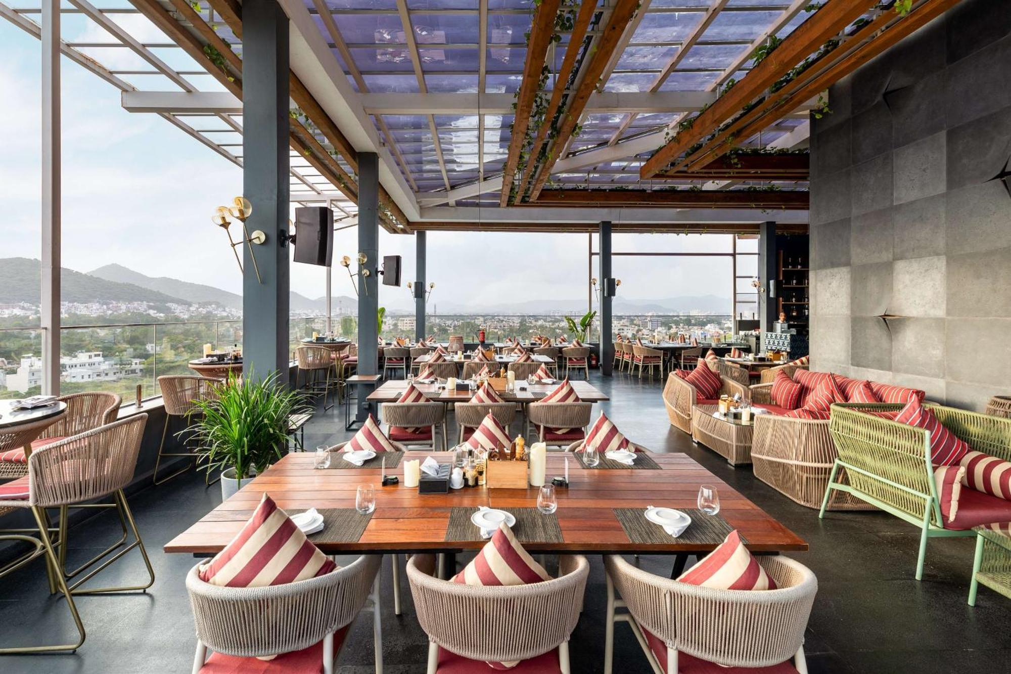 Parallel Hotel Udaipur, A Member Of Radisson Individuals Zewnętrze zdjęcie