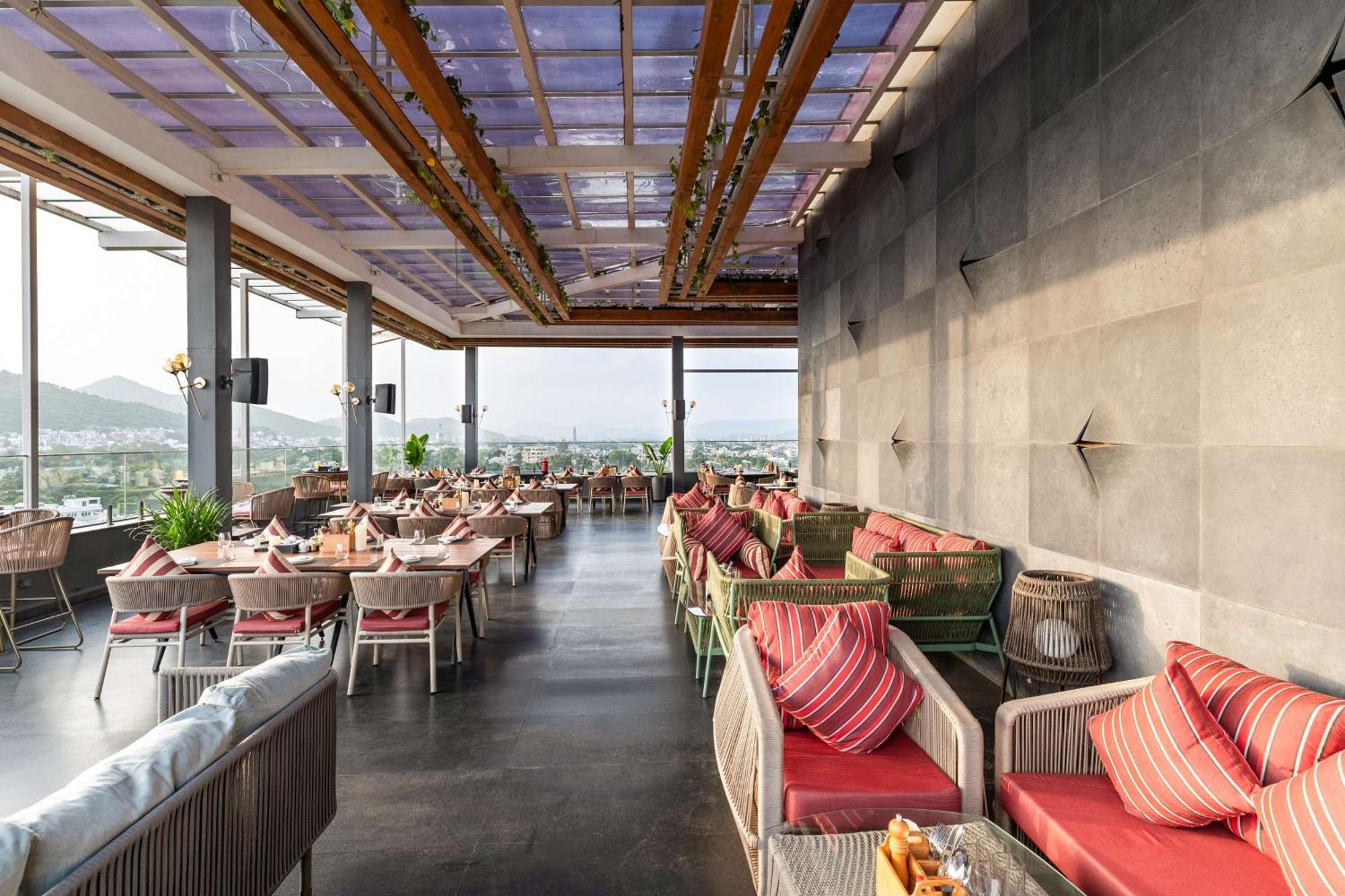 Parallel Hotel Udaipur, A Member Of Radisson Individuals Zewnętrze zdjęcie
